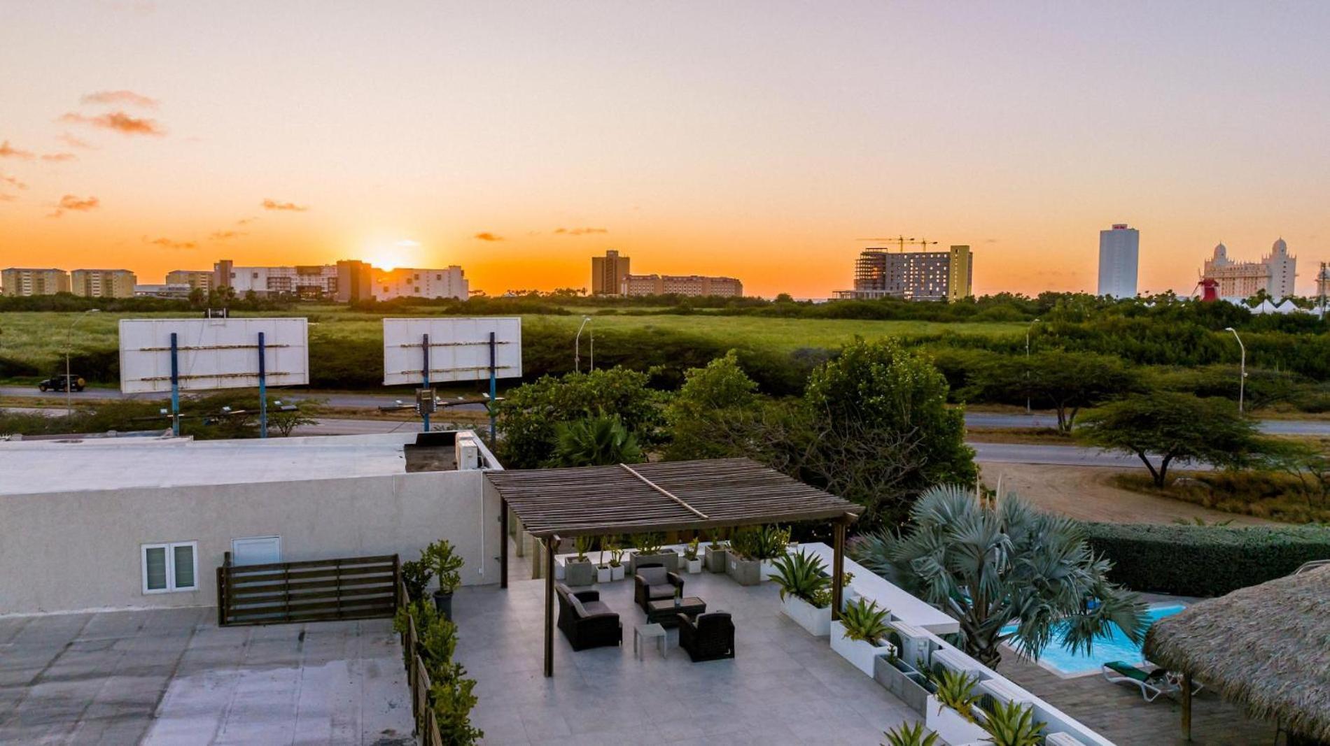 Koyari Modern Condos 9Br 7Ba Sleeps 26 W/ Pool And Roof Deck Palm Beach Zewnętrze zdjęcie