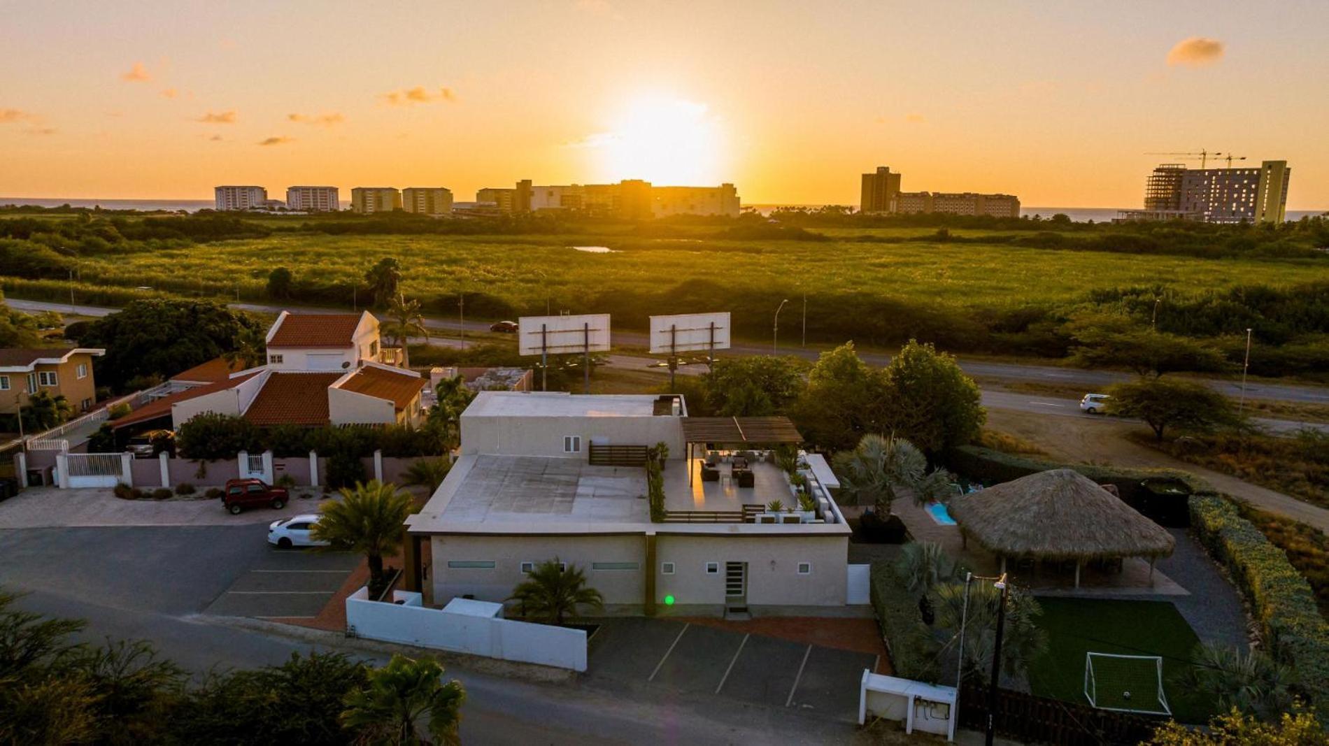 Koyari Modern Condos 9Br 7Ba Sleeps 26 W/ Pool And Roof Deck Palm Beach Zewnętrze zdjęcie