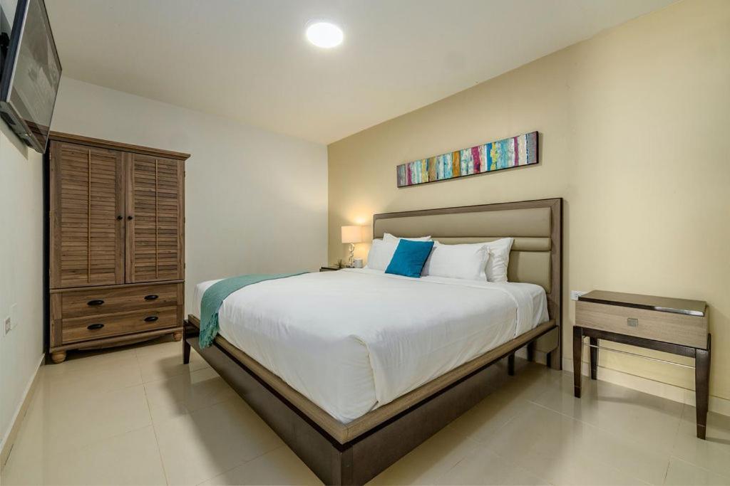 Koyari Modern Condos 9Br 7Ba Sleeps 26 W/ Pool And Roof Deck Palm Beach Zewnętrze zdjęcie