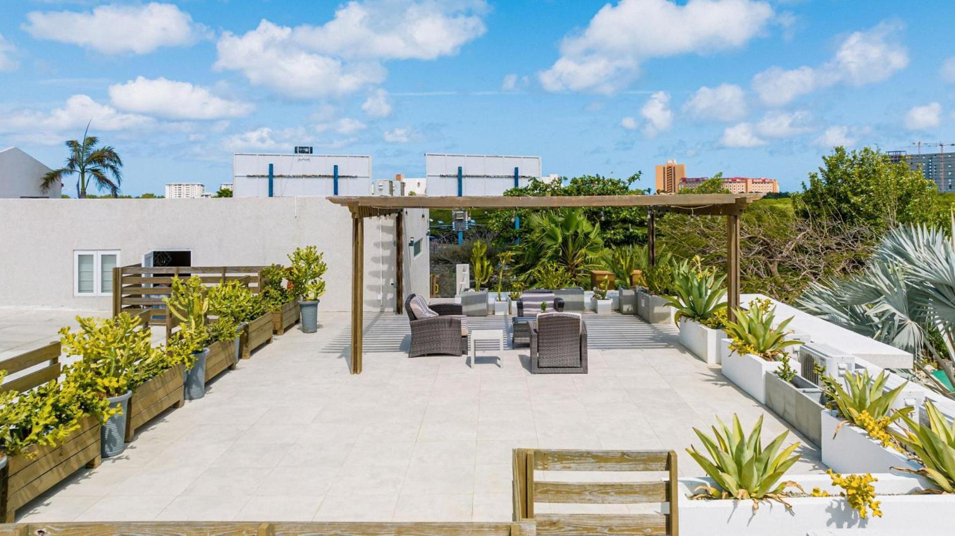 Koyari Modern Condos 9Br 7Ba Sleeps 26 W/ Pool And Roof Deck Palm Beach Zewnętrze zdjęcie