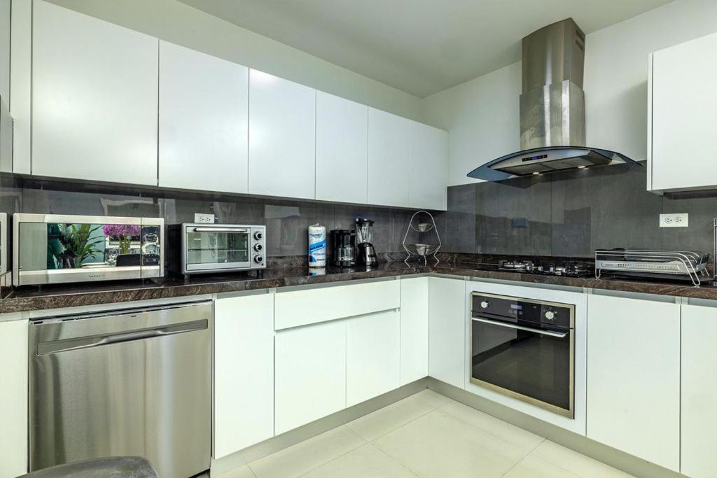 Koyari Modern Condos 9Br 7Ba Sleeps 26 W/ Pool And Roof Deck Palm Beach Zewnętrze zdjęcie