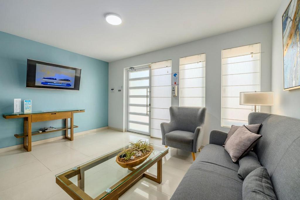 Koyari Modern Condos 9Br 7Ba Sleeps 26 W/ Pool And Roof Deck Palm Beach Zewnętrze zdjęcie