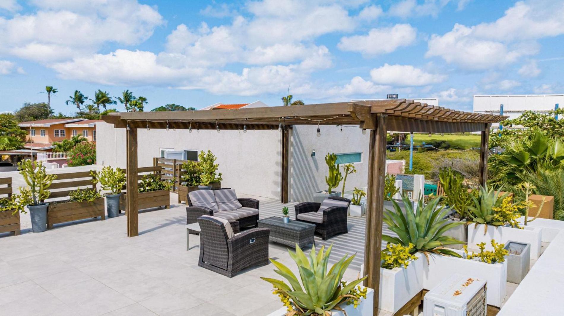 Koyari Modern Condos 9Br 7Ba Sleeps 26 W/ Pool And Roof Deck Palm Beach Zewnętrze zdjęcie