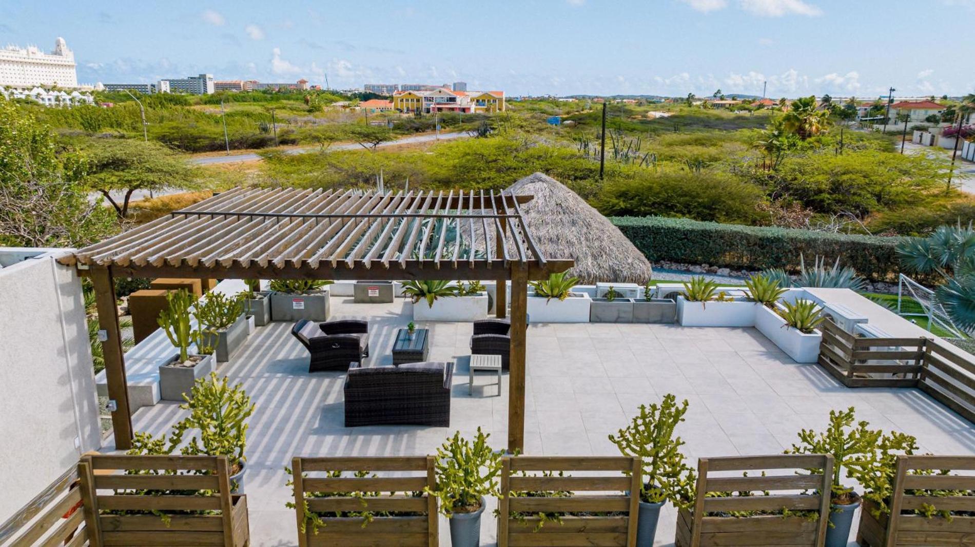 Koyari Modern Condos 9Br 7Ba Sleeps 26 W/ Pool And Roof Deck Palm Beach Zewnętrze zdjęcie