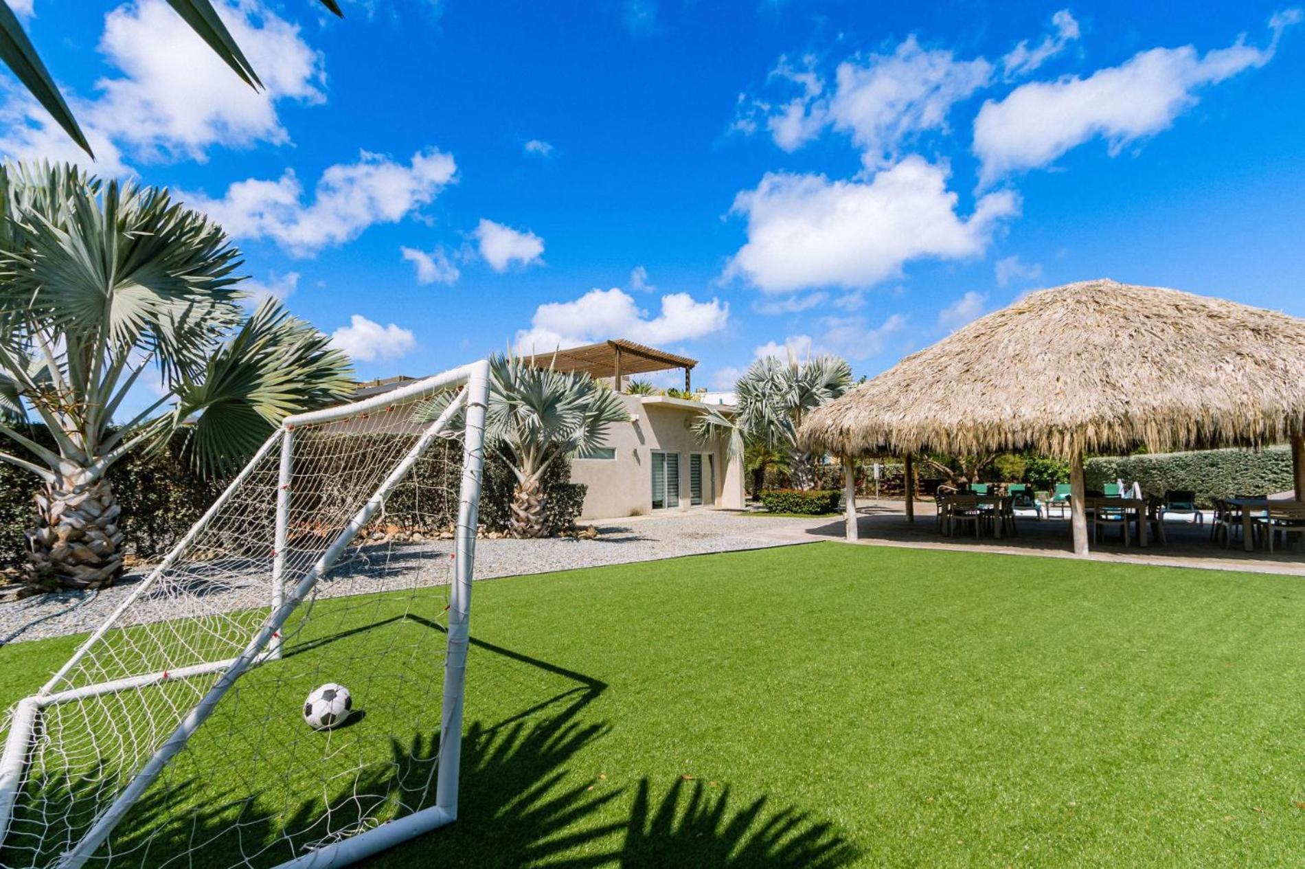Koyari Modern Condos 9Br 7Ba Sleeps 26 W/ Pool And Roof Deck Palm Beach Zewnętrze zdjęcie